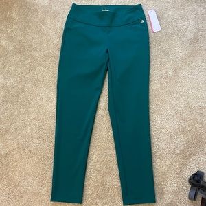 NWT- Lilly Pulitzer Corso Pants in Evergreen, size 6